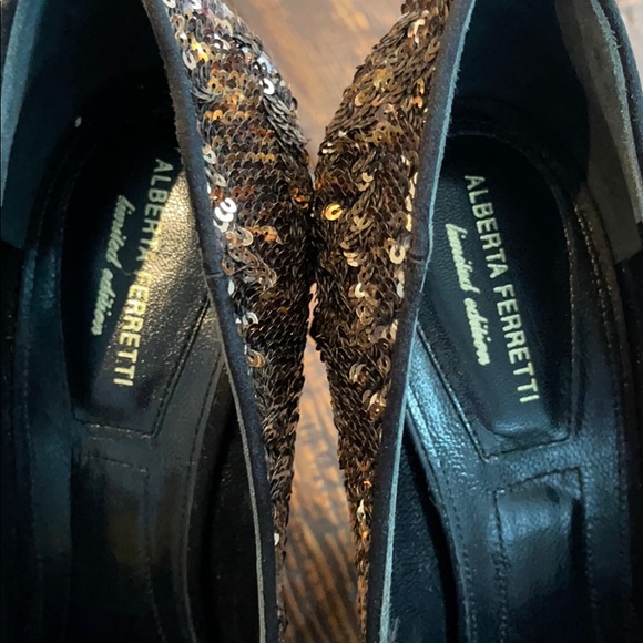 NWOT Alberta Ferretti Limited Edition Sequin Pumps - Picture 8 of 14